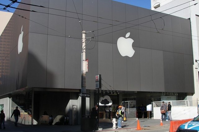 アップルは現地時間8日の10時(日本時間3時)より「Yerba Buena Center for the Arts」にて新型iPadの発表を行います。