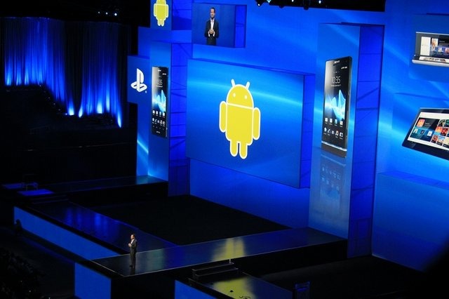 ソニー・コンピュータエンタテインメント グループCEOのアンドリュー・ハウス氏はE3プレスカンファレンスに登壇し、初代プレイステーションのゲームをAndroidスマートフォンで動かす規格の名称を「PlayStation Mobile」に改める事を明らかにしました。