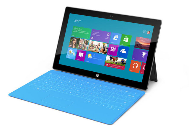 本日マイクロソフトはロサンゼルスで実施したプレスイベントにて、Windows 8ベースの新型タブレットとなる“Surface”を発表しました。