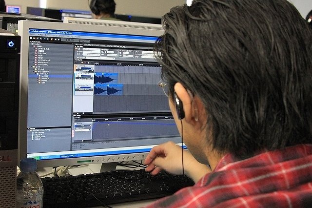 バンタンゲームアカデミーは、サウンドクリエイター向けの専攻にて、今年7月からCRI・ミドルウェアが提供する統合サウンドオーサリングツールの「CRI ADX2」を導入した授業を始めています。多くの開発現場でデファクトスタンダードとして利用されているプロ用のツールを