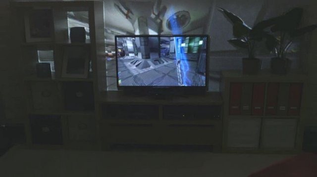 マイクロソフトのリサーチチームより、Kinectを利用した新たな視覚効果技術コンセプト「IllumiRoom」(イルミルーム)の映像が公開されました。
