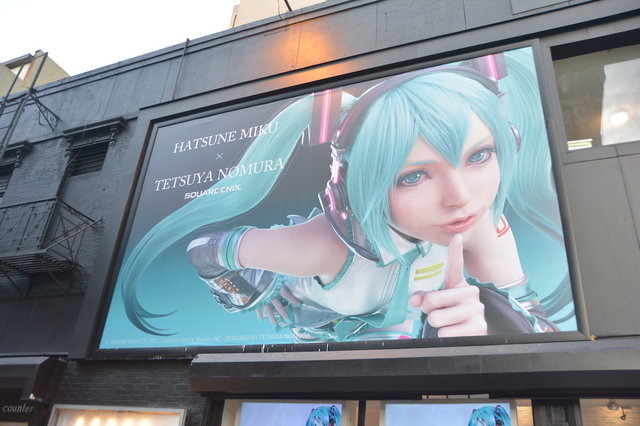 現在開催中のNYコミコンに合わせ、日本が誇る電脳アイドル初音ミクがマンハッタンをジャックしています。