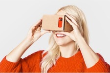 グーグル、ダンボール製VR用ヘッドマウントディスプレイ「Cardboard」向けのアプリストアをオープン　SDKも公開 画像
