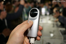 360度全天球カメラ、VR、球体ロボット！スマホとアプリで連携する「LG Friends」が発表