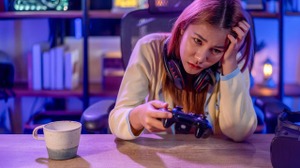 女性やマイノリティが受ける差別や脅迫…ゲーム中の有害ボイスチャットは未だ嫌がらせを生む―大手タイトルなどではVC報告機能が搭載される 画像
