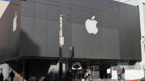 【GDC2012】アップルの新型iPad、会場は報道陣で埋め尽くされる 画像