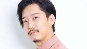 配信者・布団ちゃん、所属eスポーツチームから契約解除―カラオケボックスで下半身を露出、メニュー表で陰部を隠す様子を配信 画像