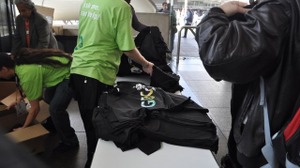 【GDC2010】今年はちょっとクール！Tシャツ配布がありました 画像