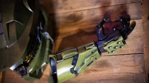 『HALO』『リーグ・オブ・レジェンド』テーマの“義手”が登場―各開発元が海外非営利団体の活動に参加 画像
