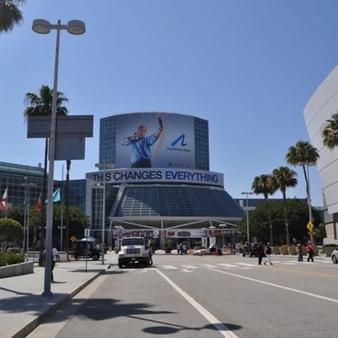 【E3 2010】E3会場に到着、出迎えてくれたのは・・・? 画像