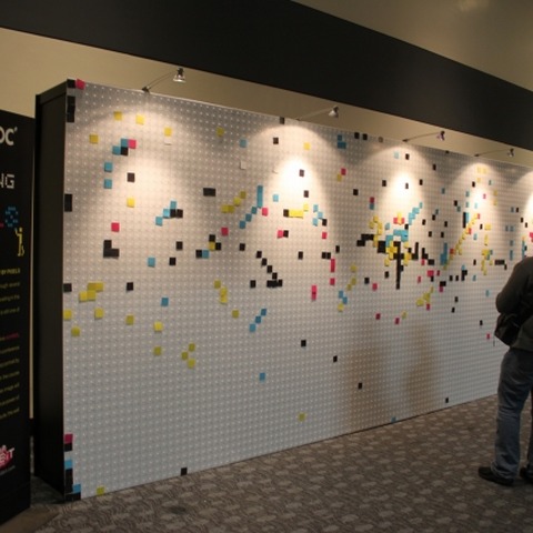 【GDC2011】みんなで描くピクセルの絵・・・果たして完成するのは 画像