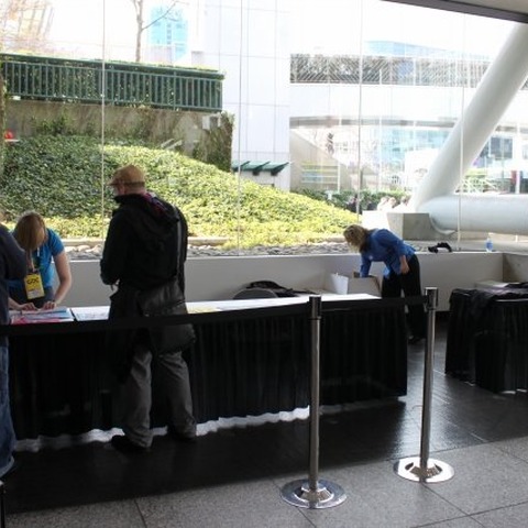 【GDC2011】Tシャツとポスターを忘れずゲットせよ 画像
