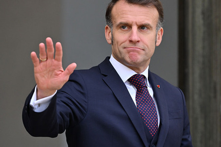 仏マクロン大統領「ゲームは支持しているが、子供たちに与える影響も調べる必要がある」と反発に釈明。ゲーム発のネットミームも使いこなしてゲーマーにアピール 画像