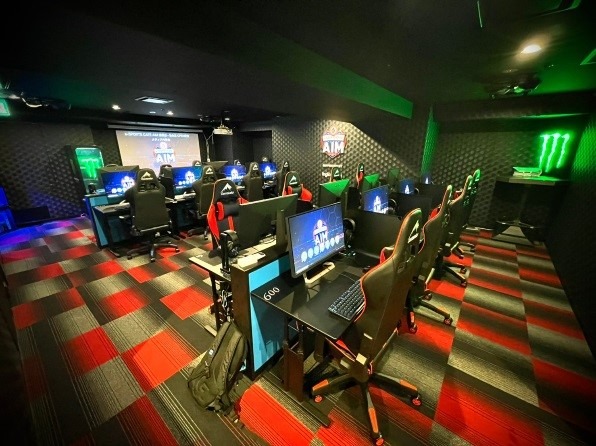 e-SPORTS CAFE AIMが高校生に向けた「ゲーム・eスポーツコース」第3期目の授業を開講