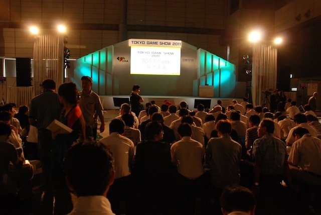 東京ゲームショウ初日の15日、コンピュータエンタテインメント協会（CESA）会長の和田洋一氏は「ゲーム産業革命の本質」と題した基調講演を行い、ゲーム市場拡大の牽引役（ドライバ）の変遷について分析を行いました。