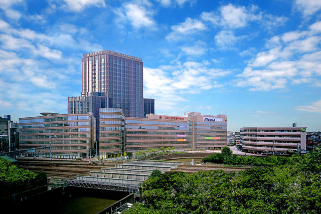 日本工学院専門学校／日本工学院八王子専門学校（以下 日本工学院）とエピック・ゲームズ・ジャパン（以下 EGJ）は、EGJの全面協力のもと、日本工学院CGクリエイター科においてアンリアル・エンジン3を扱う授業を開始すると発表しました。2011年度後期より段階的に授業