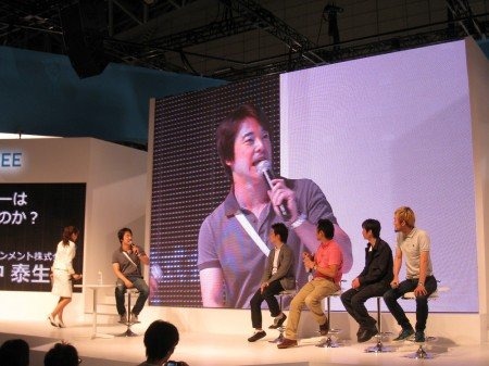 東京ゲームショウ 2011の2日目となる9月16日、GREEのブース内ステージにて「ゲームユーザーはどこに向かうのか？」と題されたセッションが行われました。