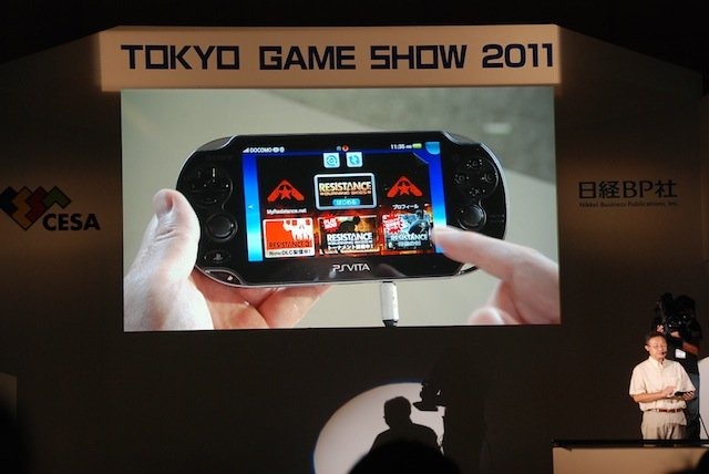 東京ゲームショウ2011で15日、ソニー・コンピュータエンタテイメントのワールドワイド・スタジオ　プレジデントの吉田修平氏と、SVP兼第2事業部長の松本有生氏は「PlayStation Vitaの全貌」と題して基調講演を行いました。両氏はこれまでに露出しているVitaの情報を整理