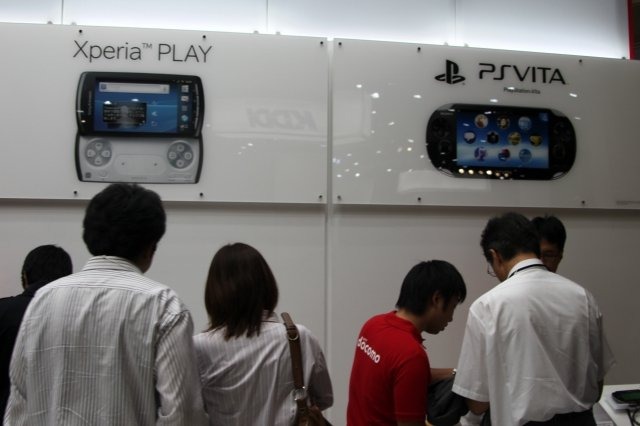 本日より幕張メッセにて開幕したCEATEC 2011。最先端のエレクトロニクスの製品から基礎部品まで様々な展示が行われています。