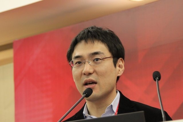 ィー・エヌ・エーで取締役を務める小林賢治氏が本日から上海で開幕したGame Developers Conference China 2011のオープニングトラックとして登壇。「Monetizing Social Games: DeNA's Secrets for Success」と題し、同社の成功の秘訣を明らかにしました。