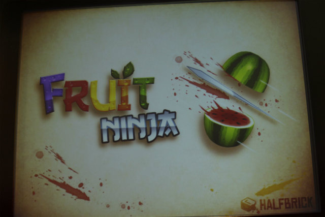 これまでの累計ダウンロード数が8000万を超えたというiPhoneの大ヒットアクション『フルーツニンジャ』(Fruits Ninja)。そのサクセスストーリーをオーストラリアのデベロッパー、Half BrickのPhil Larsenチーフマーケティングオフィサーが語りました。