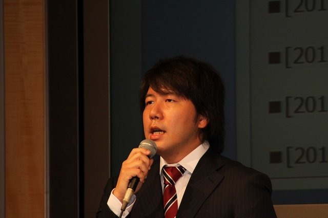 グリーの緊急記者会見、長谷川氏に続いて、田中良和社長がマイクを持ち、今回の訴訟の提起について語りました。