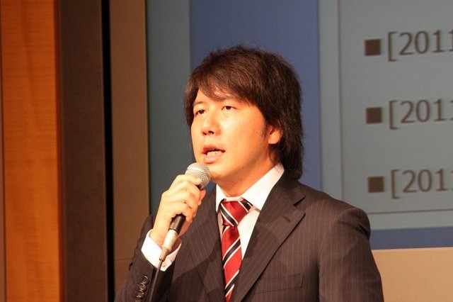 グリーの緊急記者会見、長谷川氏に続いて、田中良和社長がマイクを持ち、今回の訴訟の提起について語りました。