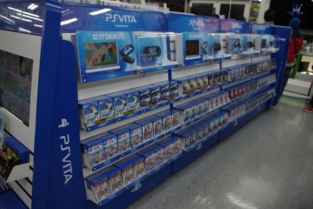 2004年12月12日に発売されたPSPから早7年、SCEが満を持して発売する新携帯ゲーム機がPlayStation Vitaです。