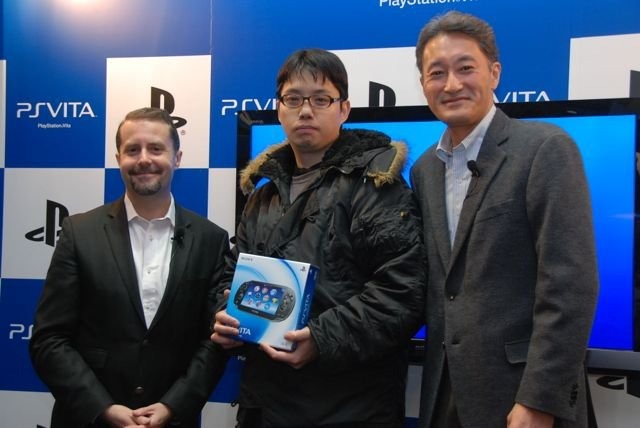 2011年12月17日。全世界に先駆けて日本で発売された「PlayStation Vita」の発売日にあわせて、ソニー・コンピュータエンタテインメントは「PlayStation Vita SHIBUYA TSUTAYA発売カウントダウンイベント」を、TSUTAYA渋谷店で開催しました。