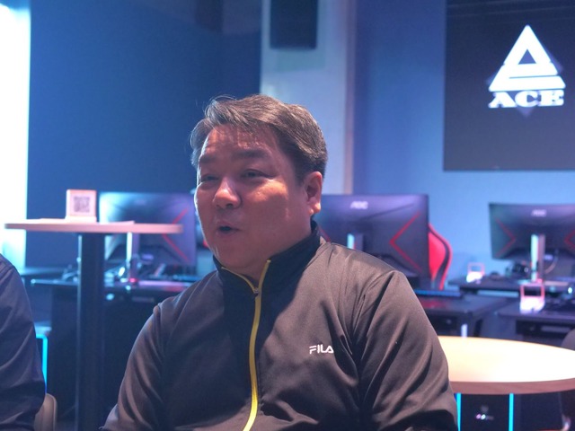 なぜ親子でeスポーツカフェを作ったのか？「e-sports place MAKUHARI ACE」代表＆店長インタビュー