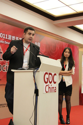 Unisoft ChengduのRichard Tsao氏はGDC China 2011にて「The Smurfs & Co: How to develop a successful Facebook game in China」(どのようにして成功するフェイスブックゲームを中国で開発するか)という講演を行いました。