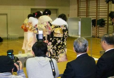 カプコンは、名古屋市瑞穂区の弥富学区で行われる成人式の模擬投票に『戦国BASARA』シリーズの武将が登場することを発表しました。