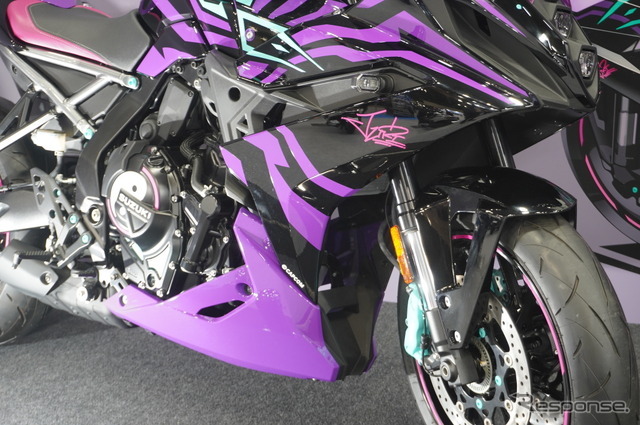 『ストリートファイター6』とコラボレーションした『GSX-8R Tuned by JURI』（大阪モーターサイクルショー2025）