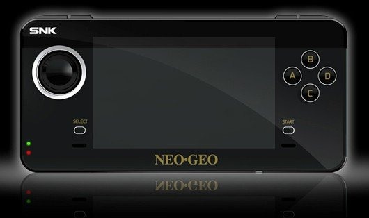 以前にも、NEO GEOタイトルが携帯ゲーム機で遊べる「ネオジオ携帯機（仮名）」についてお伝えしましたが、本日、SNKプレイモアの正式なライセンスを持つNEO GEO新ハード「NEO GEO X」が正式に発表されました。