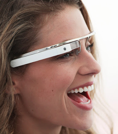 米Googleが、YoutubeにAR対応メガネのイメージ動画をUPし、Google+にて「  Project Glass  」ページをオープンした。