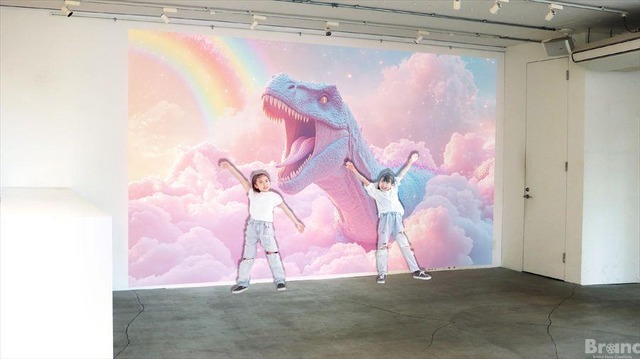 2025年4月に株式会社電通と実施した「AI LOVE YOU展」体験コンテンツ「空想AI写真館」イメージ