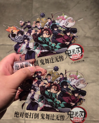 特典のアクリルスタンド（写真：合同会社Rouse 李啓源）