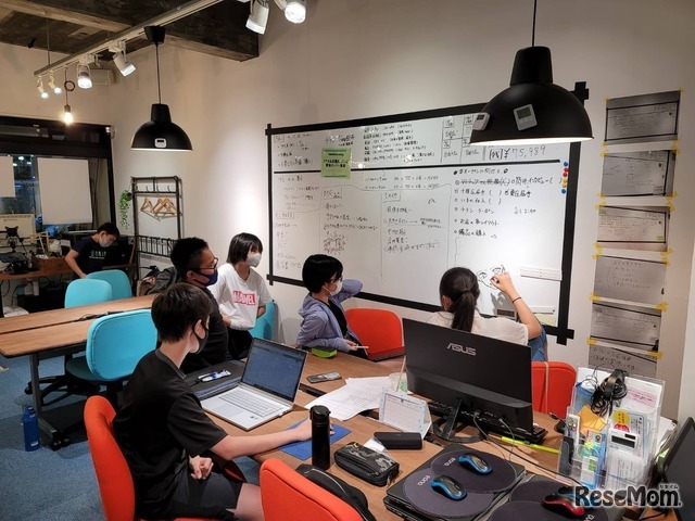 クリエイターが育つ家「CreatorHouse」