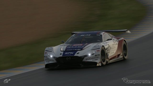 SPK eスポーツ・レーシングチームとサポートチームが、JEGT最終戦で史上初のワンツーフィニッシュを達成