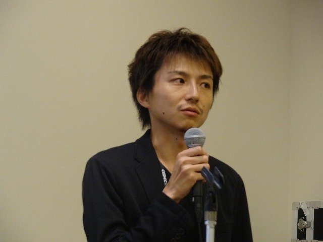 レイ・フロンティアの田村建士氏は「AR(拡張現実)がもたらす新たな世界観の創出」と題した講演をCEDEC 2012初日に行いました。同社は2008年設立で、ARアプリを数多く手掛けてきました。