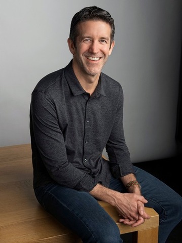 Appleの次期CEOはジョン・ターナス、ハードウェア担当ベテラン　ティム・クックは9月1日から取締役会長に就任