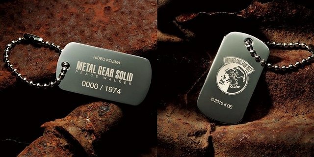 コナミは、3月18日（木）発売予定のプレイステーション・ポータブルソフト『METAL GEAR SOLID PEACE WALKER』について、PSP本体と特製グッズなどを同梱した特別バージョン2種を発売することを発表しました。