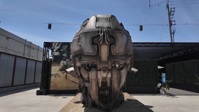 上田文人氏が挑む新境地。新作『gen ATLAS』で「銃」と「巨大ロボット」を描く理由、人類が去った後の機械文明で我々は何を目撃するのか【インタビュー】