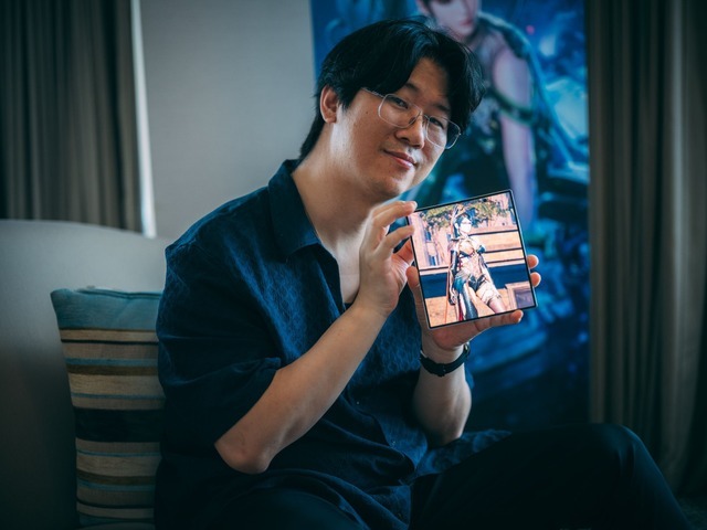 『ベヨネッタ』コラボ衣装なのに、キム・ヒョンテ氏のオリジナル!? スイッチ2版『ステラーブレイド』インタビューだと思ったら、新衣装の公開や『ブラッドレイン』の話も飛び出した【TGS2026】