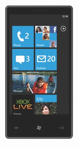 マイクロソフトがMobile World Congress2010の基調講演で15日、スマートフォン向けOSの最新版「Windows phone 7」シリーズを発表しました。ホリデーシーズンに向けて搭載端末が発売される予定です（日本発売は未定）。
　
報道によると、Windows phone 7はXbox Liveとの