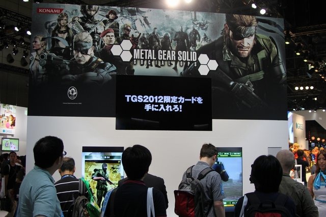 先月、東京ゲームショーの会場で、グリーのブースを取り囲む美しいコンパニオン達に目をやりながら、ここ数年の日本のゲーム業界について考えていた。そういえば、海外のゲーム記者に「TGSで一番見るべきものはコンパニオンだ」と、冗談で言われたこともあったなと思い