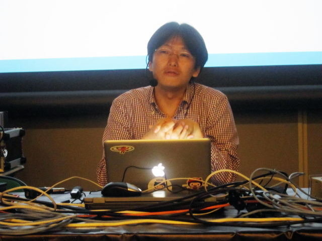 グリーの坂本一樹氏は、10月18日に行った「新次元ゲーム開発セミナー」で「グリー流新次元ゲーム開発」と題して講演し、東京ゲームショウで2012で公開した新作ソーシャルゲーム『どうぶつフレンズ』のポストモータムを実施。自社開発のFlashファイルからアニメーション