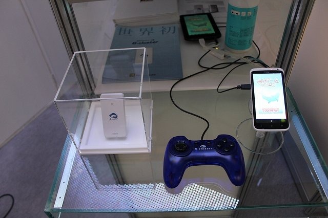 東京ゲームショウにはWii Uだけでなく、もう1つの新型ゲーム機が展示されていて、そのブースには多くの人が足を止め、驚きの表情を見せていました。