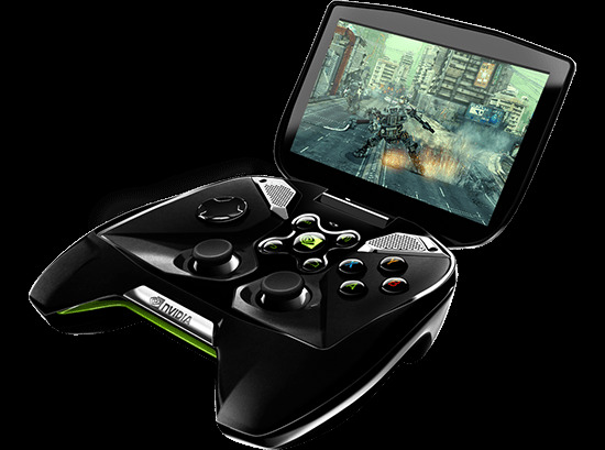 NVIDIAは、1月6日に新型携帯ゲーム機「Project SHIELD」を発表しました。AndroidとWindowsのゲームをサポートし、NVIDIA GeForce GTX 650以上のGPUを搭載したPCからゲームをストリーミングすることも可能です。価格、発売日はともに未定。