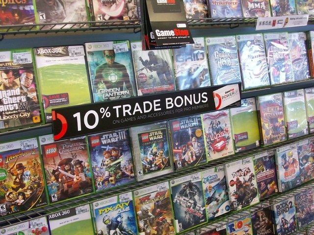 世界最大のゲーム専門店チェーンGameStopは昨年のホリデーシーズン(12月29日まで)の販売実績を公表しました。